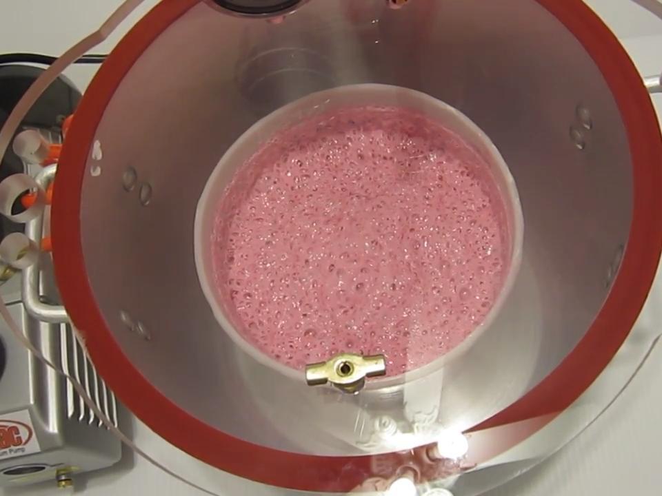 宏圖液態硅膠|抽真空脫泡全指南